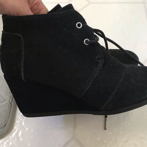 Toms Black boots